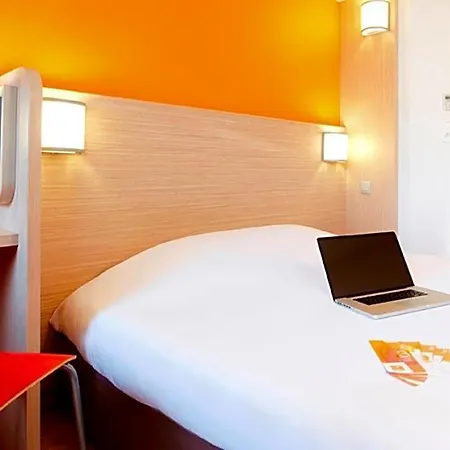 Hotel Premiere Classe Caen Est - *