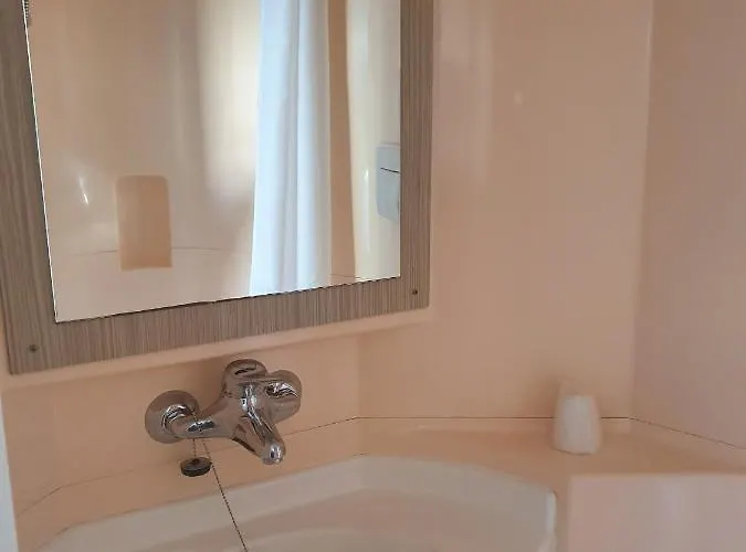 Premiere Classe Caen Est - Hotel