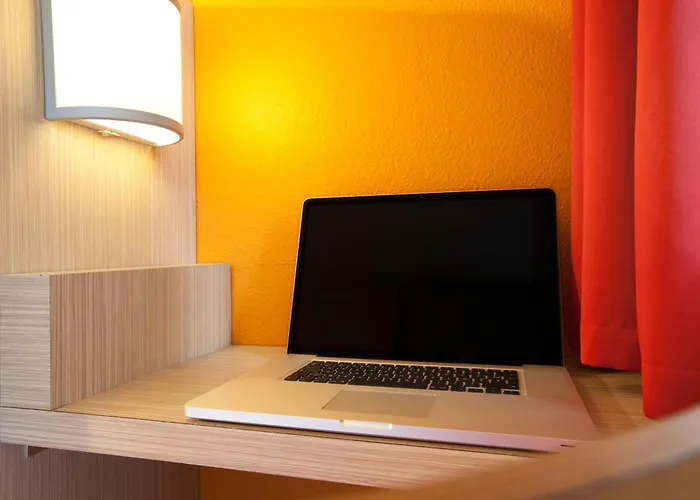 Premiere Classe Caen Est - Hotel *