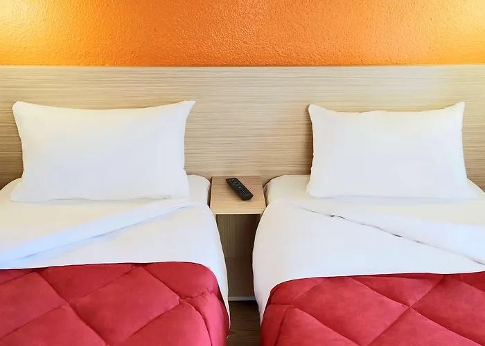 Hotel Premiere Classe Caen Est - *